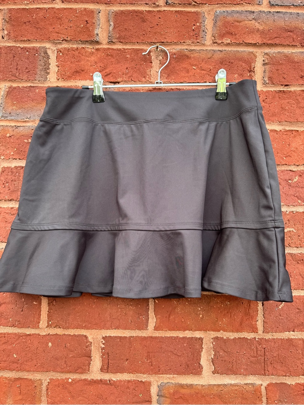 Women’s Ruffled Hem Active Skirt — Black